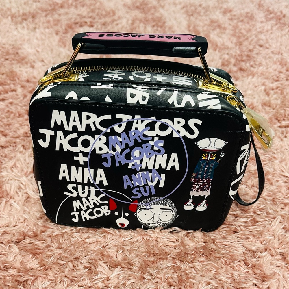 Graphic Black and White Crossbody Bag - Picture 2 of 6